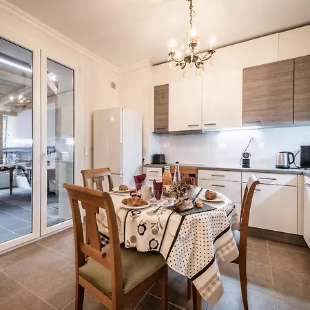 Les Figuiers Apartment